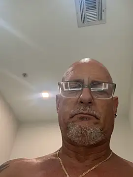 Snapshot of carlospingalinda chatting on October 2025 10:39:01 PM carlospingalinda online show from October 2025 10:39:01 PM