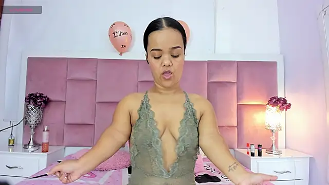 Snapshot of AnieRey chatting on January 2025 06:07:01 PM AnieRey online show from January 2025 06:07:01 PM