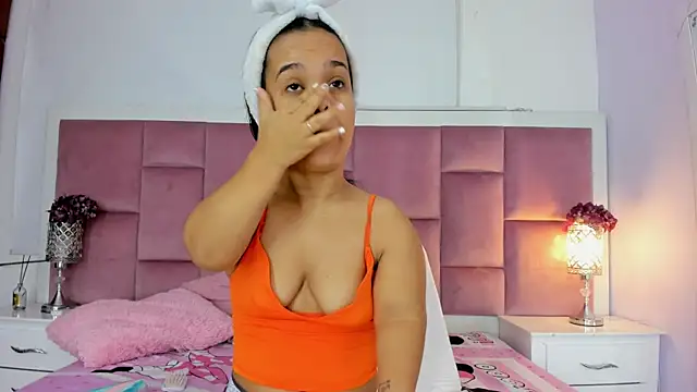 Snapshot of AnieRey chatting on March 2025 11:58:02 AM AnieRey online show from March 2025 11:58:02 AM