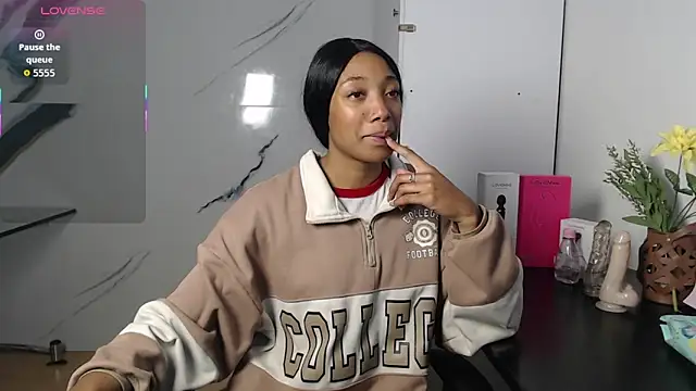 Snapshot of esmeralda-bk chatting on October 2025 10:38:01 PM esmeralda-bk online show from October 2025 10:38:01 PM