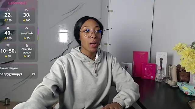 Snapshot of esmeralda-bk chatting on October 2025 10:18:02 PM esmeralda-bk online show from October 2025 10:18:02 PM