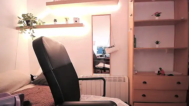 SabrinaSpell  online show from April 2026 05:39:01 PM