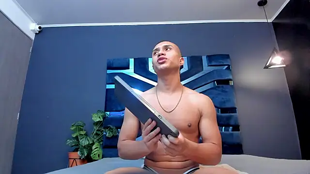 bruno cavalli online show from February 2025 05:32:02 PM