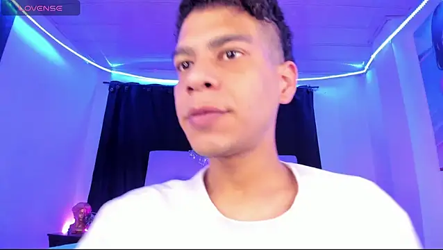 Ethan Boyy online show from May 2026 05:43:01 PM