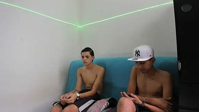 Latinos 2001 online show from February 2025 09:04:02 PM