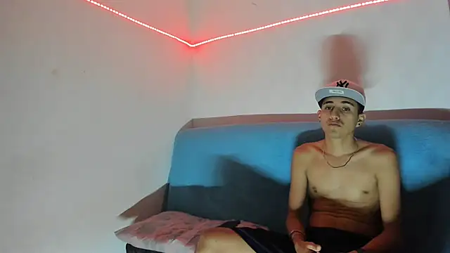 Latinos 2001 online show from February 2025 01:03:01 AM