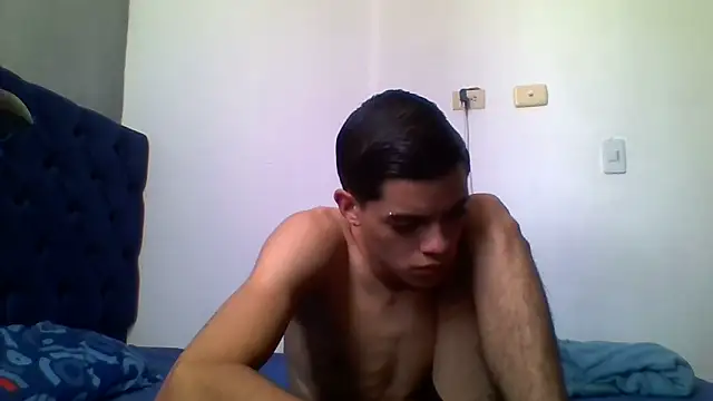 Latinos 2001 online show from June 2026 04:17:01 PM