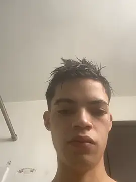 Latinos 2001 online show from July 2026 01:26:01 PM