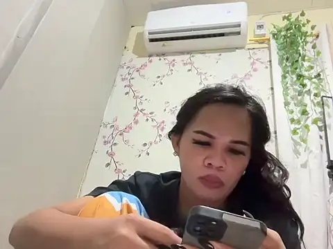 SophiaCourthaway online show from October 2025 07:25:01 PM