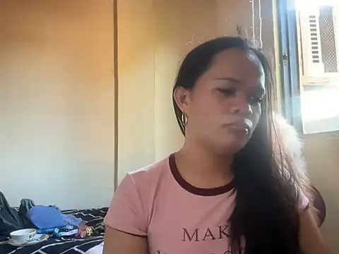 SophiaCourthaway online show from June 2026 10:45:02 PM