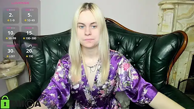 HillEva online show from November 2025 08:27:01 AM