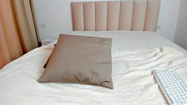 Snapshot of Saradiamond1 chatting on January 2025 12:22:02 PM Saradiamond1 online show from January 2025 12:22:02 PM