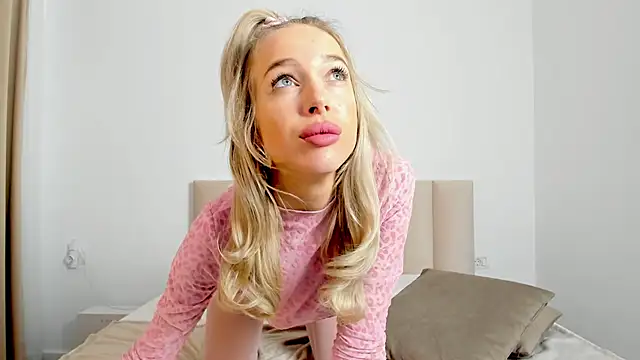 Snapshot of Saradiamond1 chatting on February 2025 01:59:01 PM Saradiamond1 online show from February 2025 01:59:01 PM