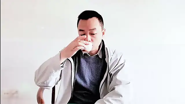 Snapshot of swg176 chatting on October 2025 01:30:01 AM swg176 online show from October 2025 01:30:01 AM