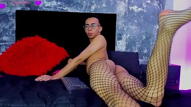 EthaanCox online show from January 2025 05:00:01 AM