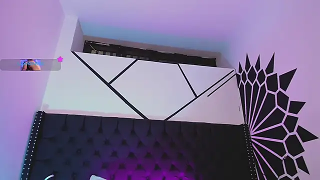 EthaanCox online show from October 2025 07:26:02 AM