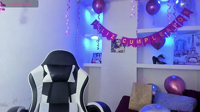 Miss sparkle00 online show from February 2026 08:35:02 PM