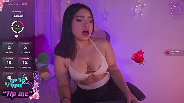 Snapshot of emma_soffia_ chatting on February 2025 07:13:01 PM emma soffia online show from February 2025 07:13:01 PM