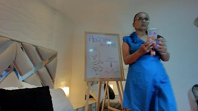 Snapshot of raquell_moore chatting on March 2025 06:47:02 PM raquell moore online show from March 2025 06:47:02 PM