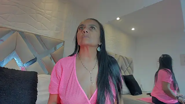 Snapshot of raquell_moore chatting on March 2025 10:55:02 PM raquell moore online show from March 2025 10:55:02 PM