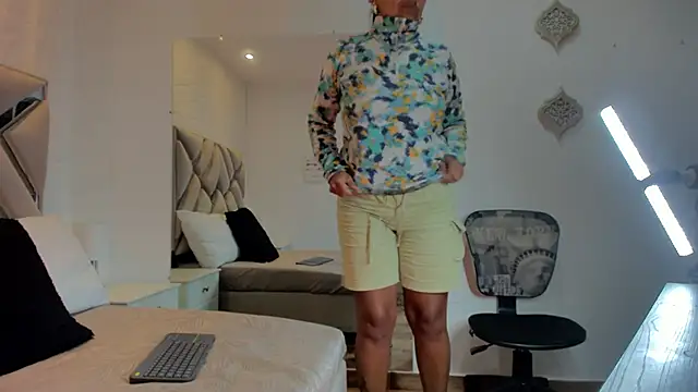 Snapshot of raquell_moore chatting on March 2025 12:08:01 AM raquell moore online show from March 2025 12:08:01 AM