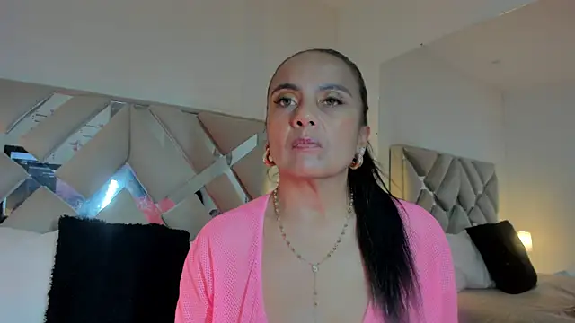 Snapshot of raquell_moore chatting on March 2025 07:09:01 PM raquell moore online show from March 2025 07:09:01 PM