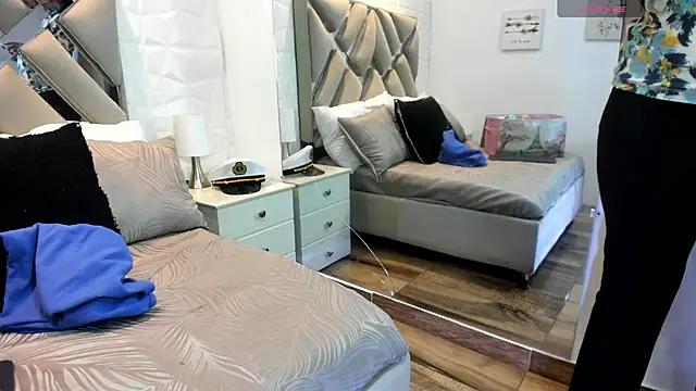 Snapshot of raquell_moore chatting on October 2025 11:40:01 AM raquell moore online show from October 2025 11:40:01 AM