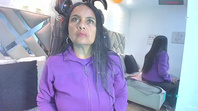 Snapshot of raquell_moore chatting on October 2025 02:49:01 PM raquell moore online show from October 2025 02:49:01 PM