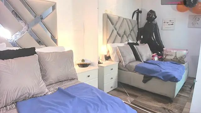 Snapshot of raquell_moore chatting on October 2025 11:33:02 AM raquell moore online show from October 2025 11:33:02 AM