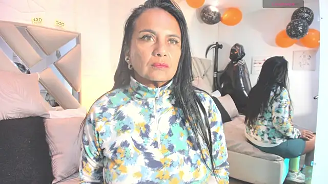 Snapshot of raquell_moore chatting on October 2025 12:41:02 PM raquell moore online show from October 2025 12:41:02 PM