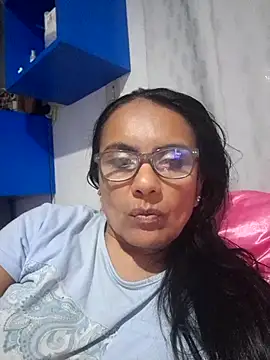 Snapshot of raquell_moore chatting on October 2025 02:50:02 AM raquell moore online show from October 2025 02:50:02 AM