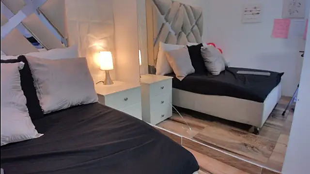 raquell moore online show from March 2026 02:53:01 PM