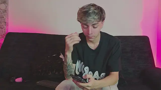 ethan and ava online show from May 2026 02:41:02 AM