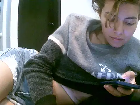 Snapshot of VittoriaTaylor chatting on December 2025 10:26:02 PM VittoriaTaylor online show from December 2025 10:26:02 PM