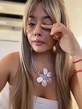 Snapshot of monicavictoria1301 chatting on June 2026 02:11:01 PM monicavictoria1301 online show from June 2026 02:11:01 PM