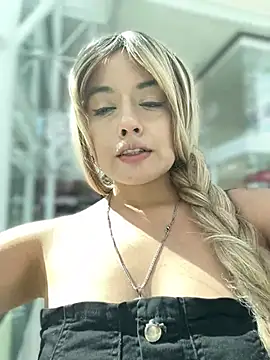 Snapshot of monicavictoria1301 chatting on July 2026 03:29:02 PM monicavictoria1301 online show from July 2026 03:29:02 PM