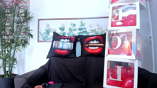 Snapshot of NicolettaLima chatting on February 2025 08:15:02 PM NicolettaLima online show from February 2025 08:15:02 PM