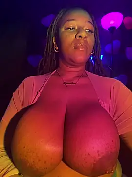 Snapshot of xoxoHotCoCo chatting on February 2026 03:55:02 AM xoxoHotCoCo online show from February 2026 03:55:02 AM