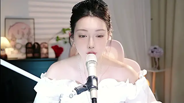 Dou-Dou-er online show from October 2025 12:05:01 PM