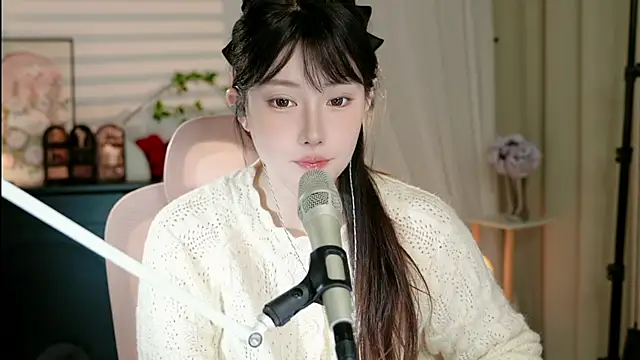 Dou-Dou-er online show from October 2025 12:27:02 PM