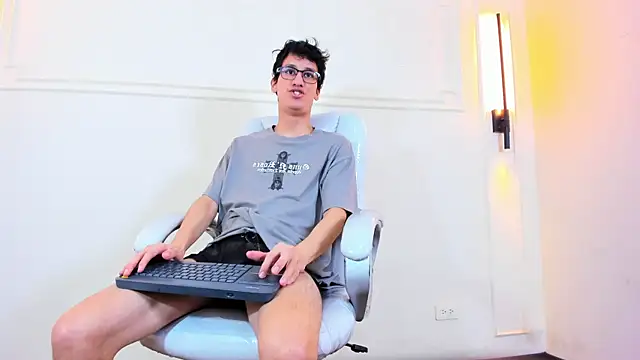 Cum hunters online show from May 2026 03:12:01 AM