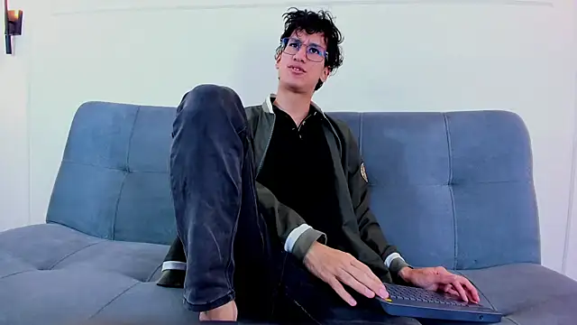 Cum hunters online show from June 2026 03:12:01 AM