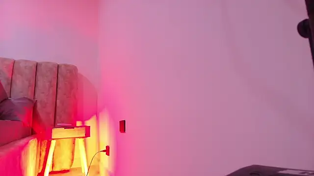 Auroraa miller online show from November 2025 11:54:01 AM