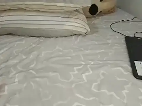 Chandy012 online show from November 2025 02:08:02 PM