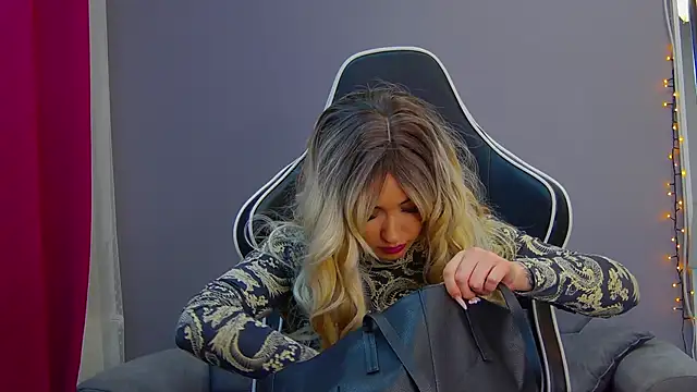 Eva Lovvia  online show from February 2025 07:52:01 PM