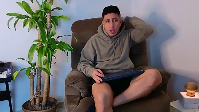 Fraannco online show from October 2025 01:39:01 AM