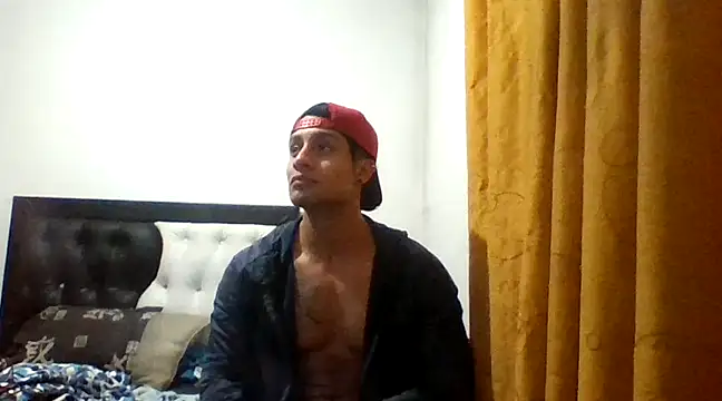 Snapshot of davidcr89 chatting on February 2025 07:15:02 AM davidcr89 online show from February 2025 07:15:02 AM