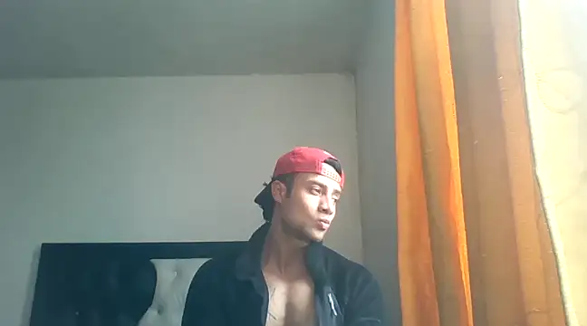 Snapshot of davidcr89 chatting on February 2025 07:14:02 PM davidcr89 online show from February 2025 07:14:02 PM