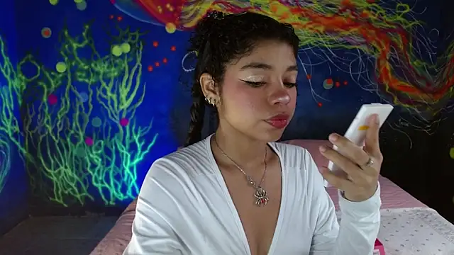 lucie petite online show from September 2025 06:19:01 PM