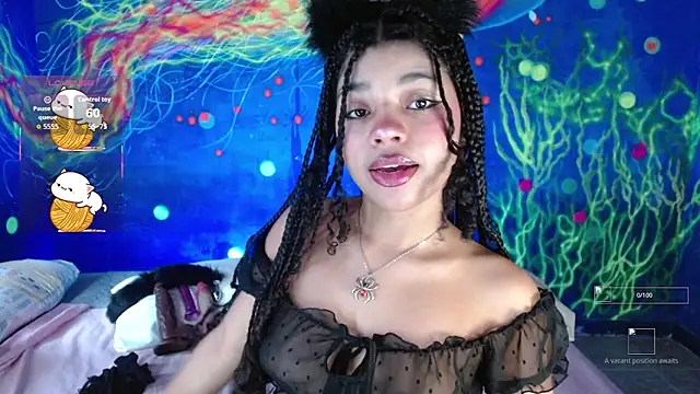 Snapshot of lucie_petite chatting on November 2025 06:30:02 PM lucie petite online show from November 2025 06:30:02 PM